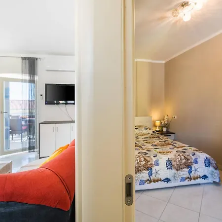 Nada With 6 Bedrooms