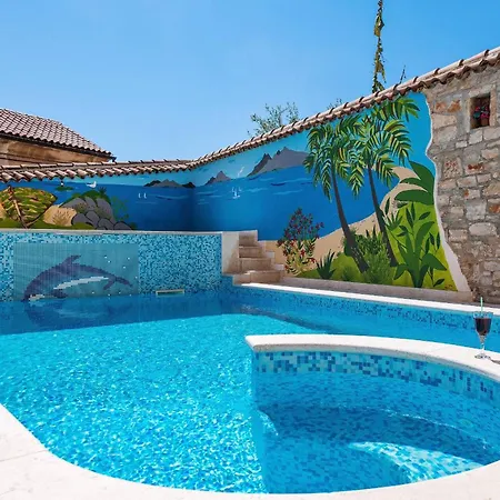 Villa Nada With 6 Bedrooms *