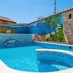 Villa Nada With 6 Bedrooms *