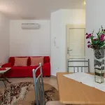 Nada With 6 Bedrooms Vodnjan