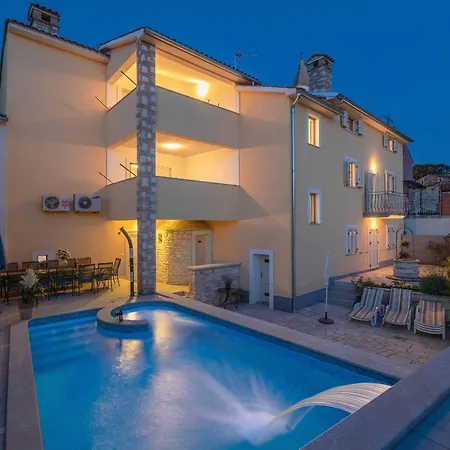 Nada With 6 Bedrooms Villa Vodnjan