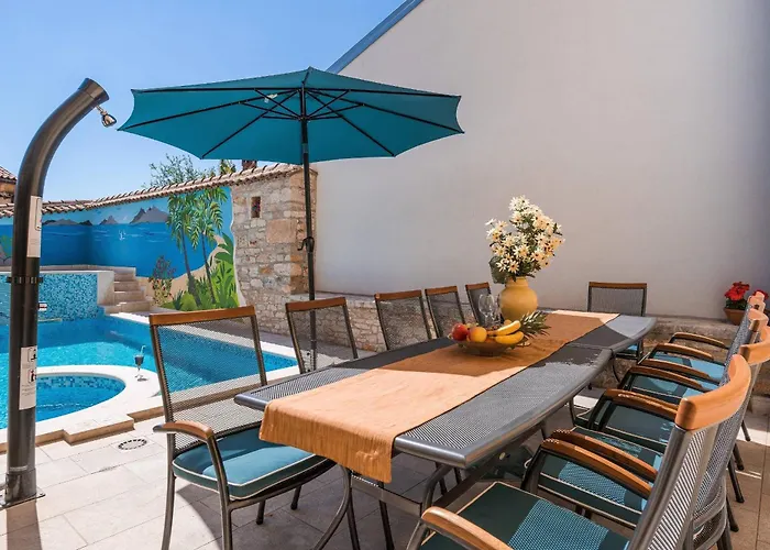 Villa Nada With 6 Bedrooms Vodnjan