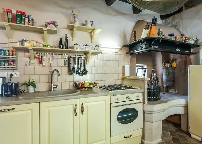 Nada With 6 Bedrooms *