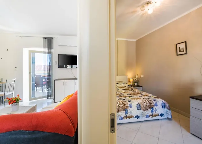 Nada With 6 Bedrooms