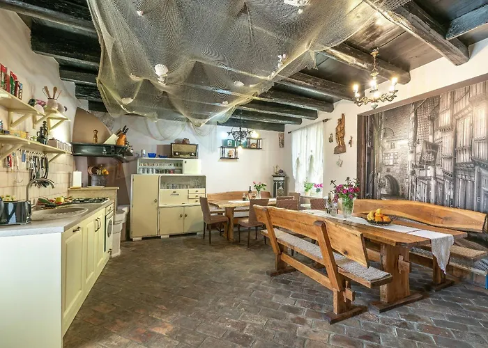 Nada With 6 Bedrooms Villa