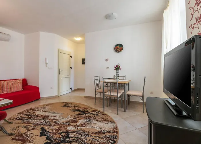 Villa Nada With 6 Bedrooms *