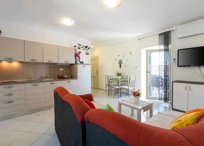 Nada With 6 Bedrooms *