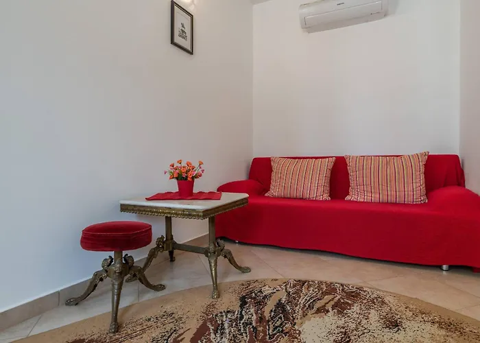 Nada With 6 Bedrooms *