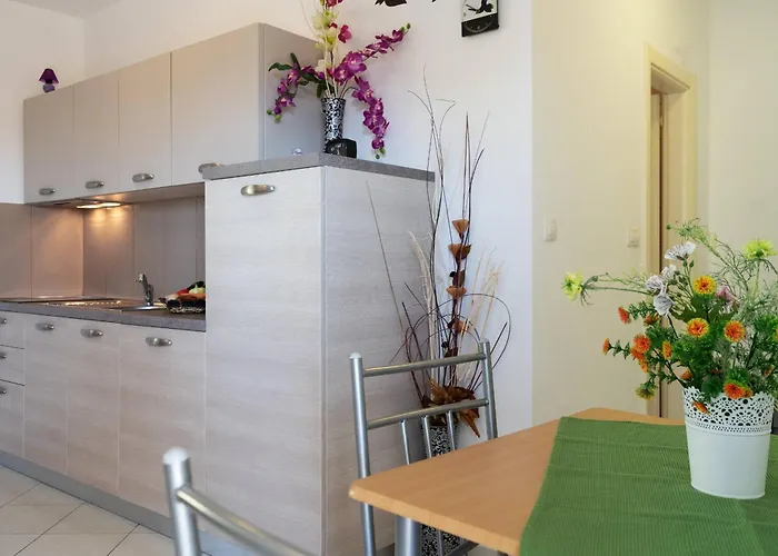 Nada With 6 Bedrooms Villa