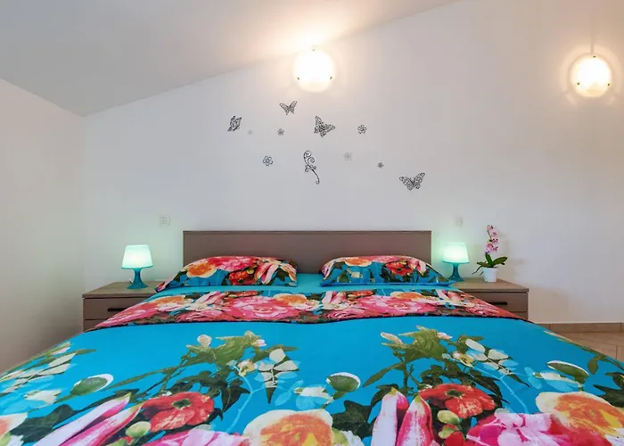 Villa Nada With 6 Bedrooms Vodnjan