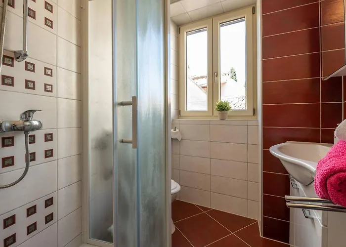 Nada With 6 Bedrooms Villa *