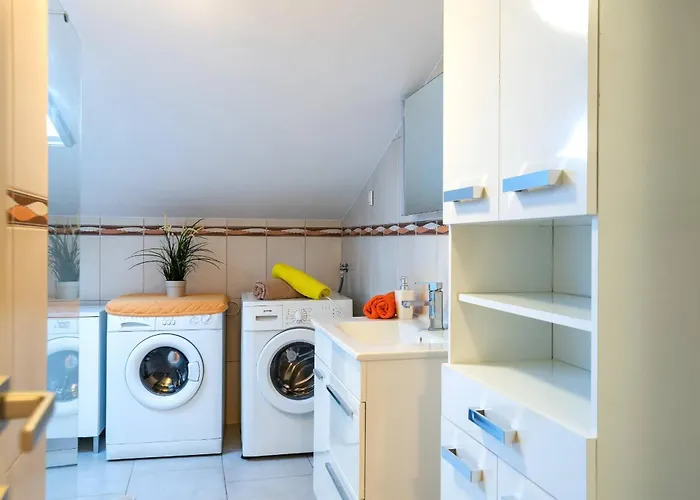 Nada With 6 Bedrooms * Vodnjan