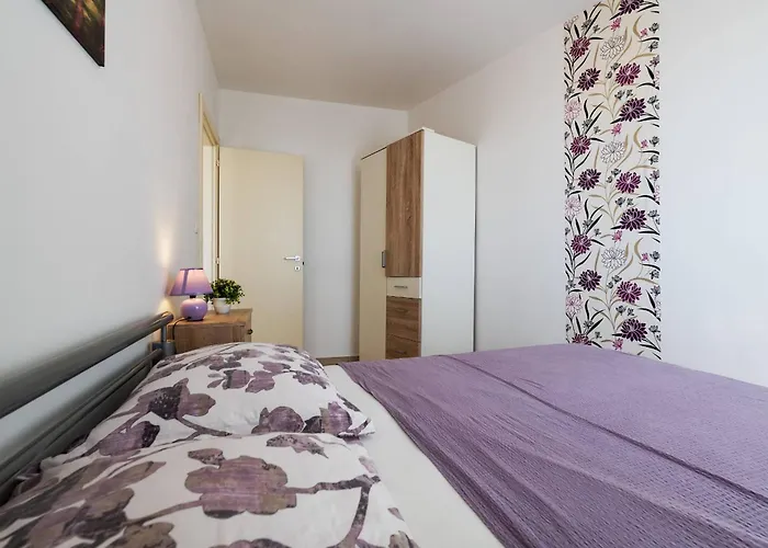 Nada With 6 Bedrooms 빌라 *